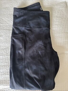 Yogalicious Black/Blue camo High-Waist Pocket Leggings